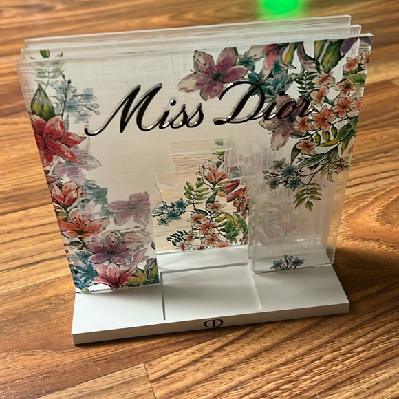 Dior Other - Dior 3D  display